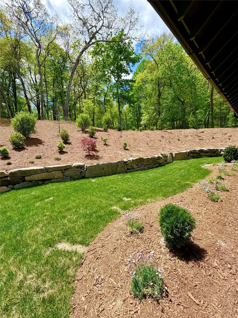 86 High Gate Drive Highlands NC 28741