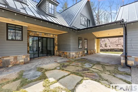 86 High Gate Drive Highlands NC 28741