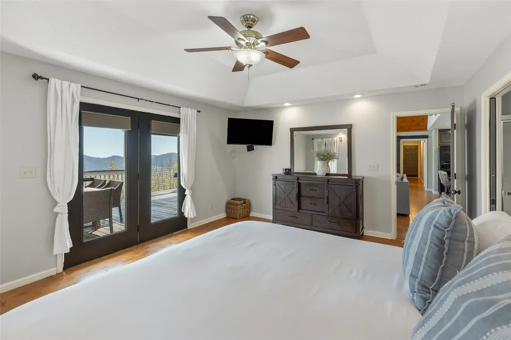 1506 Tower Road Sapphire NC 28774