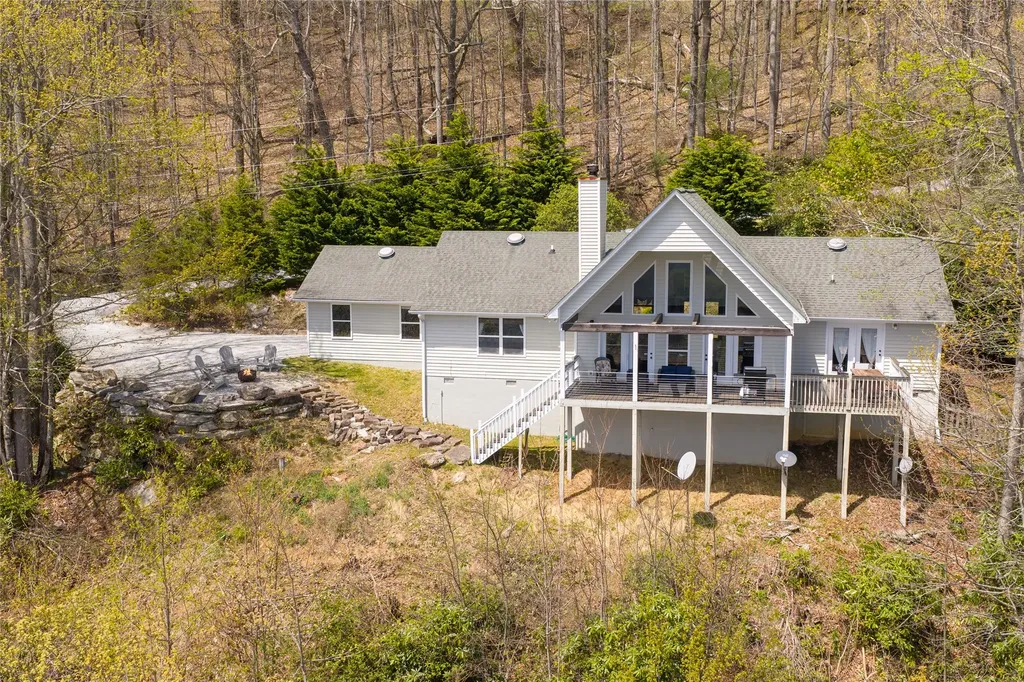 1506 Tower Road Sapphire NC 28774