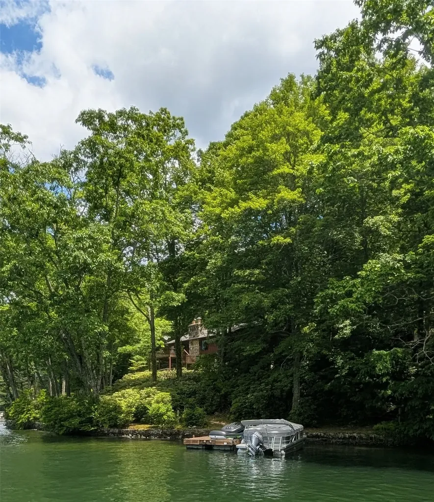 67 Chipmunk Trail Glenville NC 28736