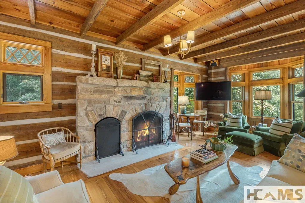439 By Way Highlands NC 28741