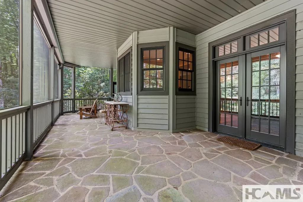 332 Streamside Drive Cashiers NC 28717