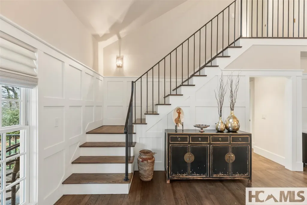 120 Split Rail Row Highlands NC 28741