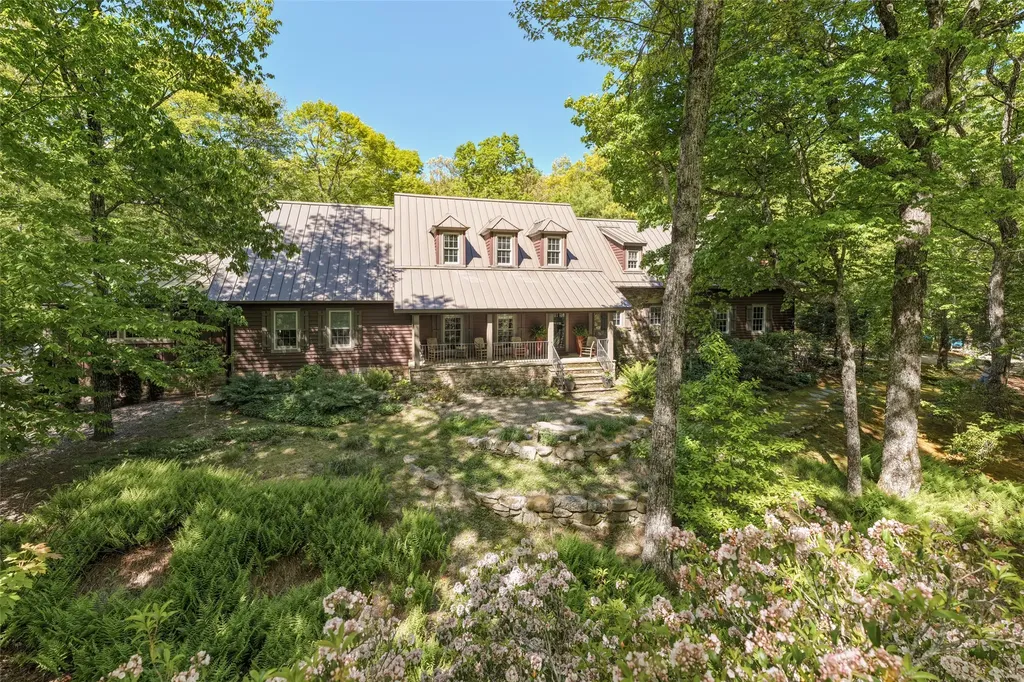120 Split Rail Row Highlands NC 28741