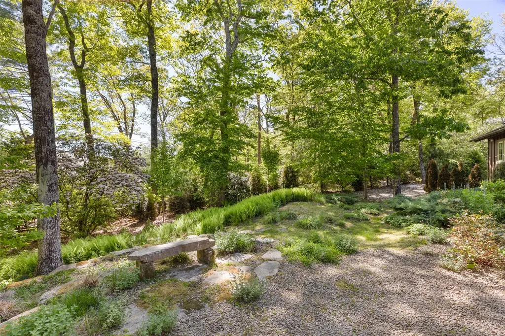 120 Split Rail Row Highlands NC 28741