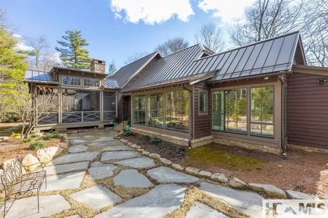 120 Split Rail Row Highlands NC 28741