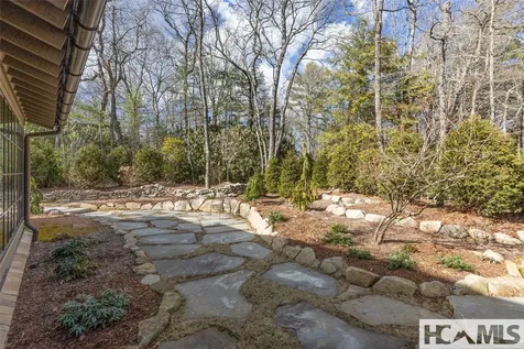 120 Split Rail Row Highlands NC 28741