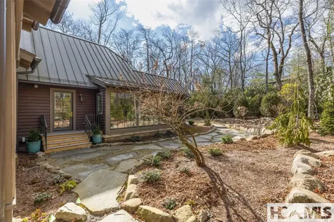 120 Split Rail Row Highlands NC 28741