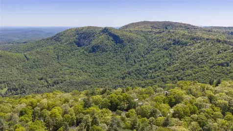 120 Split Rail Row Highlands NC 28741
