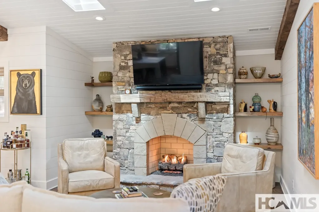 462 Mirror Lake Road Highlands NC 28741