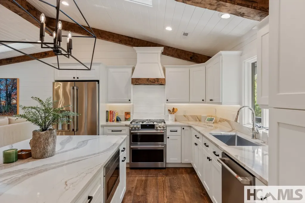 462 Mirror Lake Road Highlands NC 28741