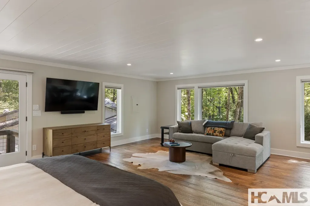 462 Mirror Lake Road Highlands NC 28741