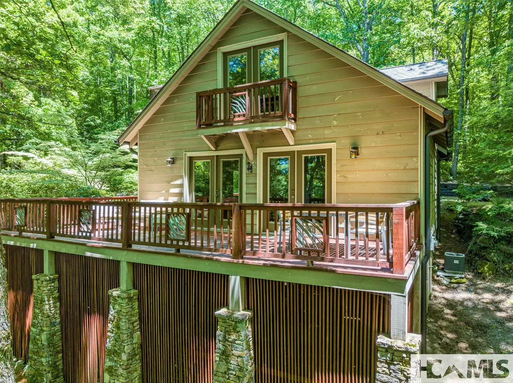 1100 Claire Lane Highlands NC 28741