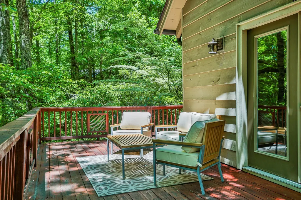 1100 Claire Lane Highlands NC 28741