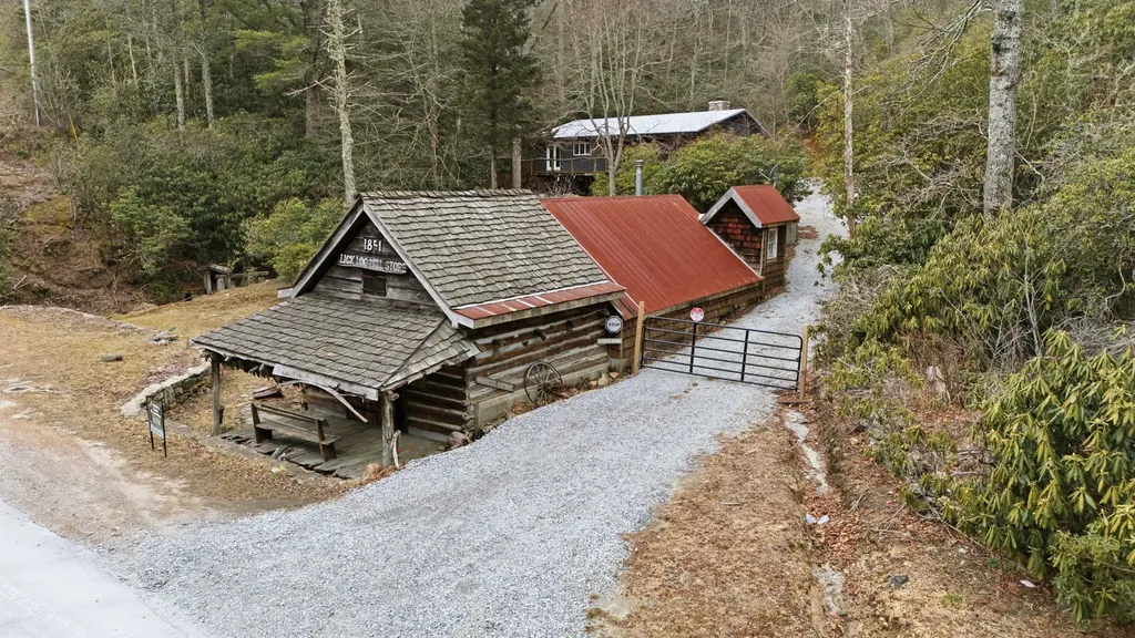 4317 Dillard Road Highlands NC 28741