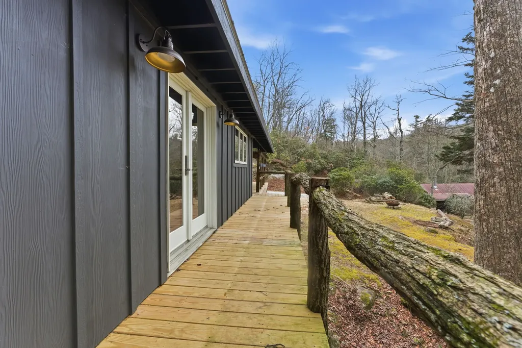 4317 Dillard Road Highlands NC 28741