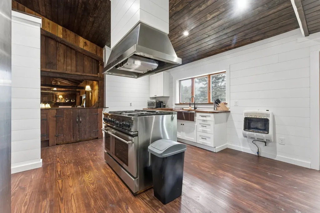 4317 Dillard Road Highlands NC 28741