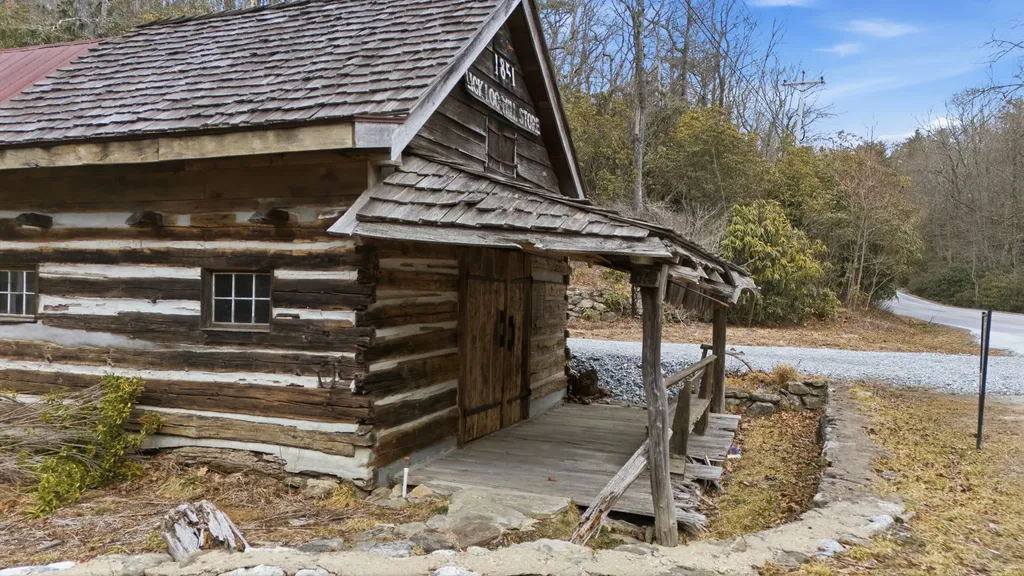 4317 Dillard Road Highlands NC 28741