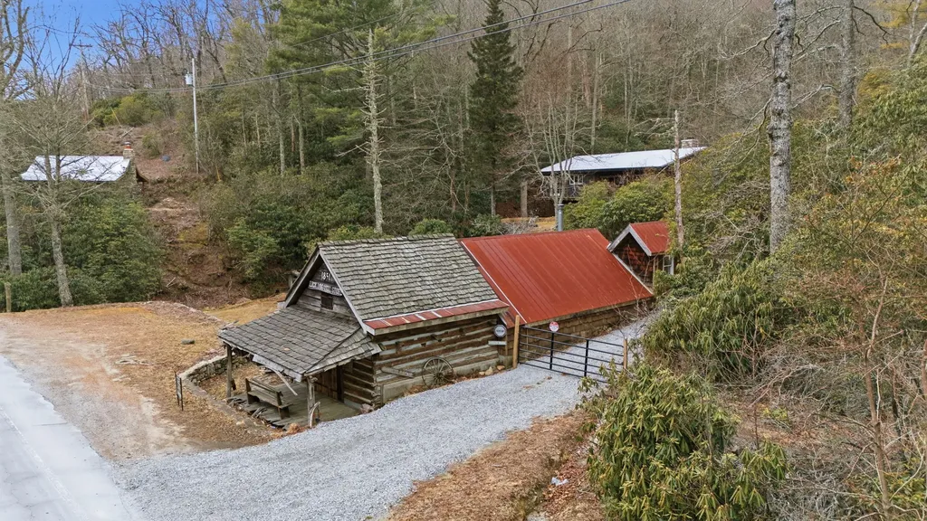 4317 Dillard Road Highlands NC 28741