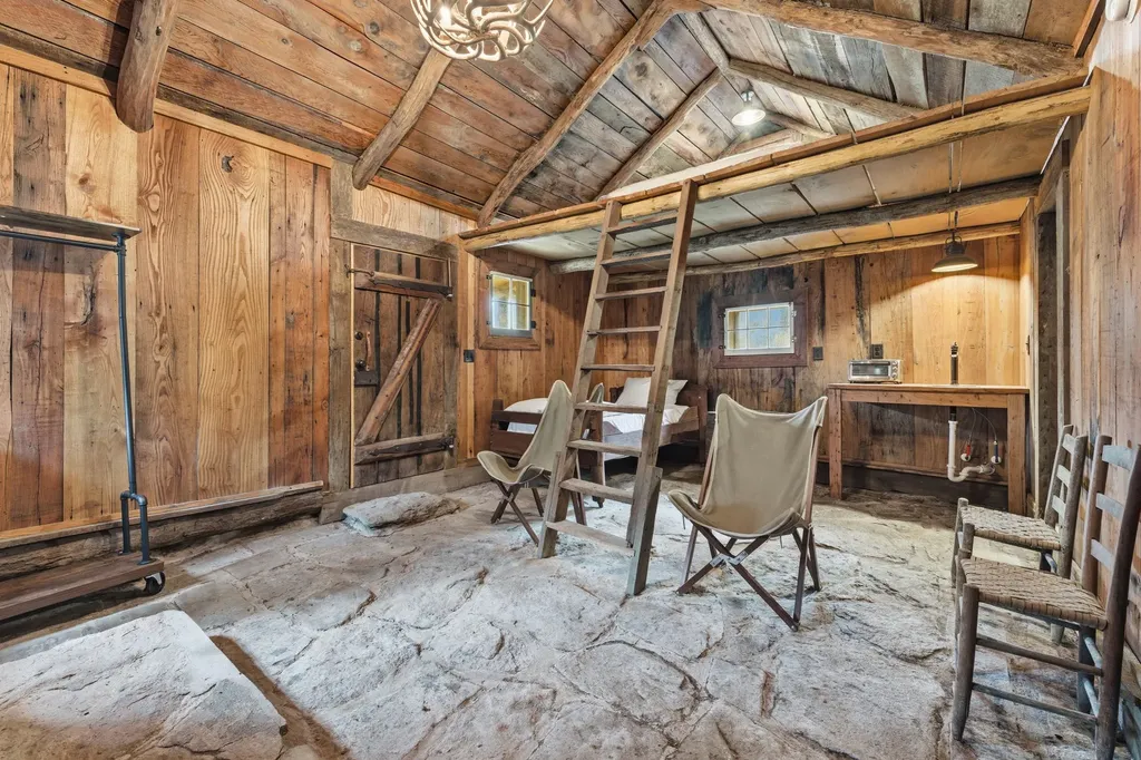 4317 Dillard Road Highlands NC 28741