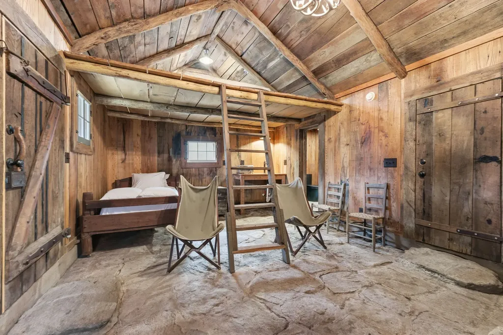 4317 Dillard Road Highlands NC 28741