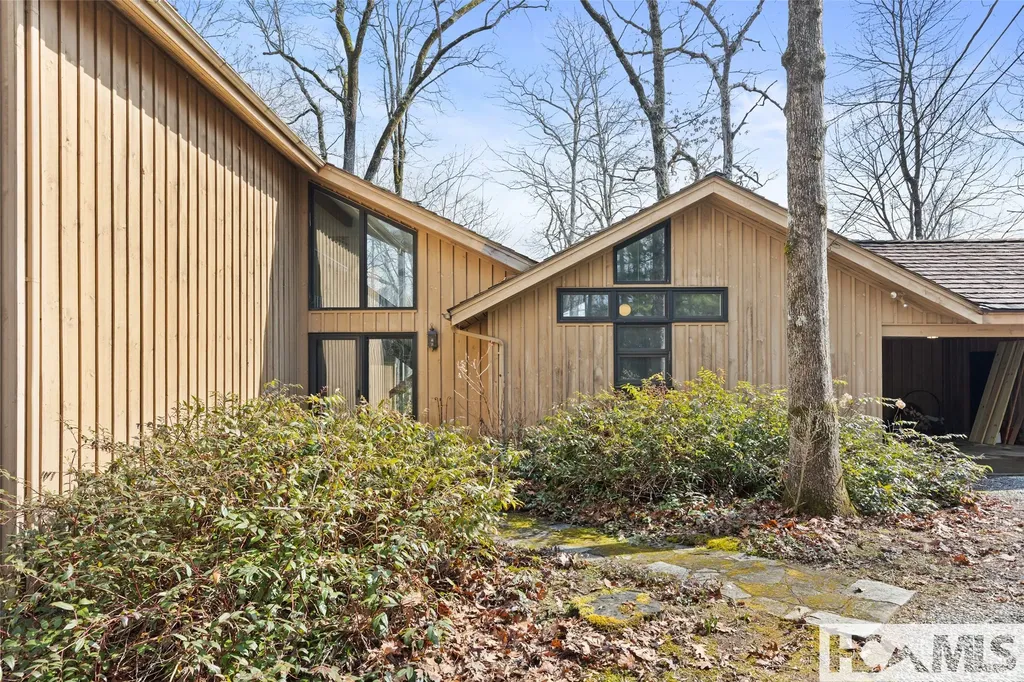 583 Heaton Forest Road Cashiers NC 28717