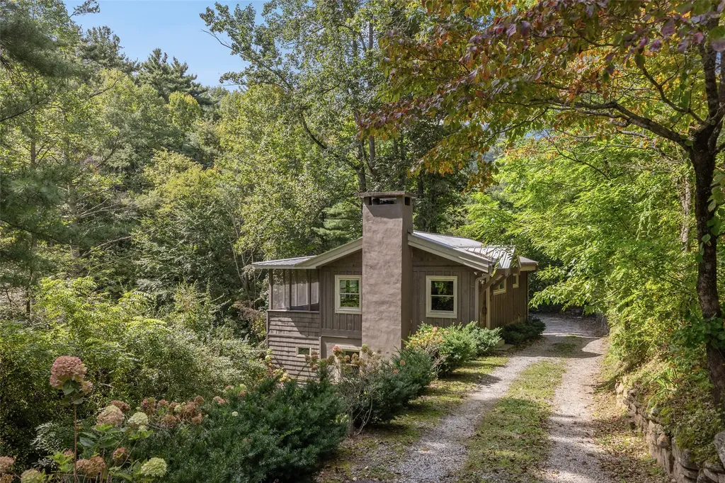 142 Edwards Creek Road Highlands NC 28741