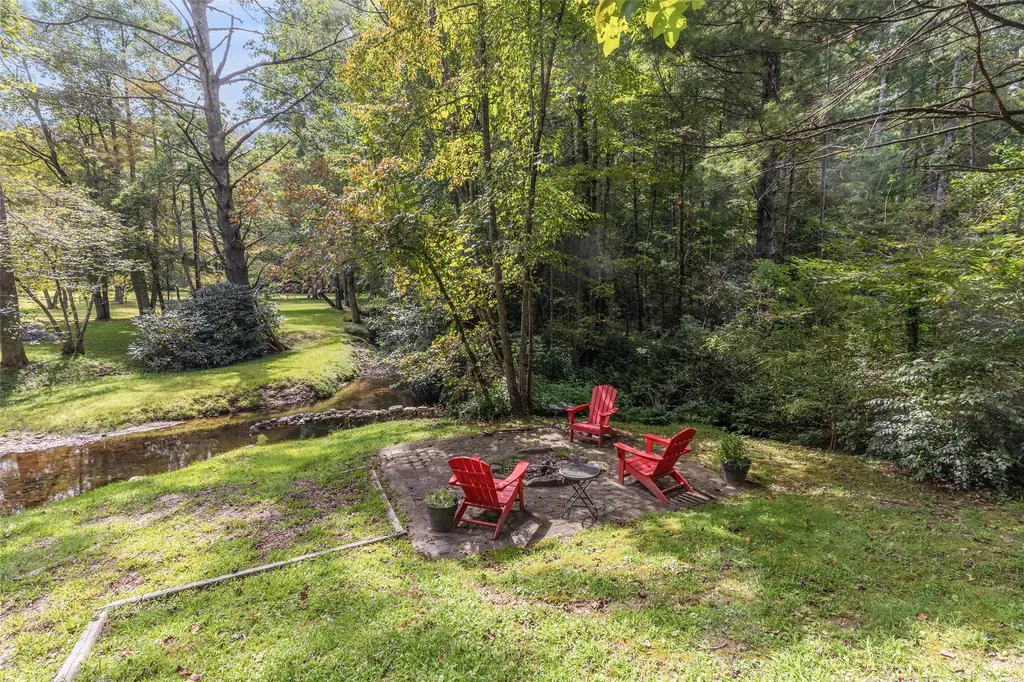 142 Edwards Creek Road Highlands NC 28741