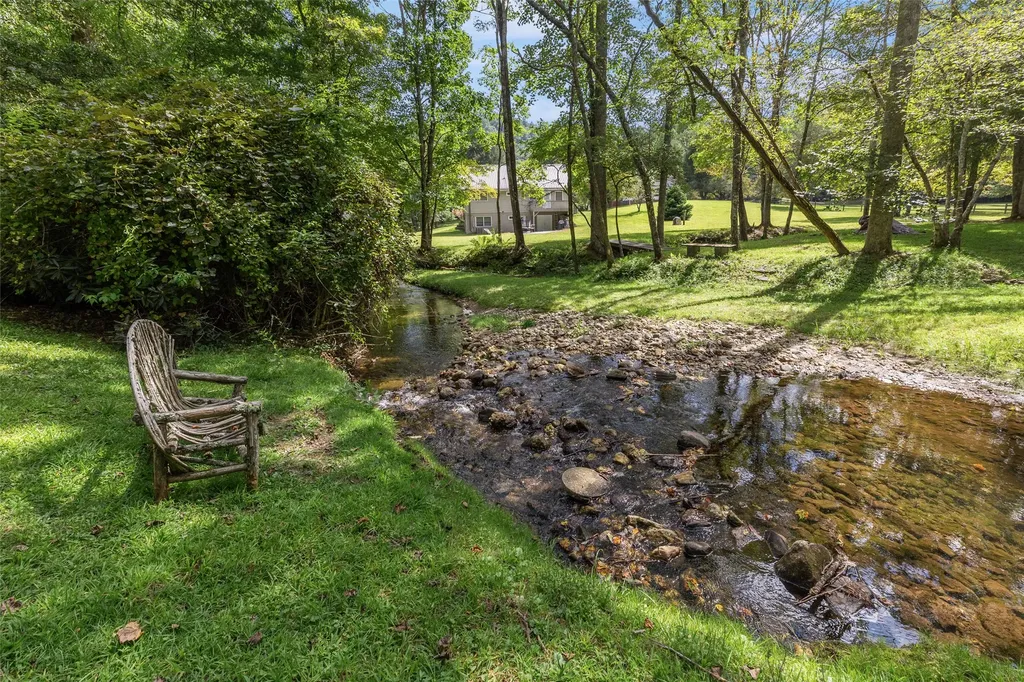 142 Edwards Creek Road Highlands NC 28741