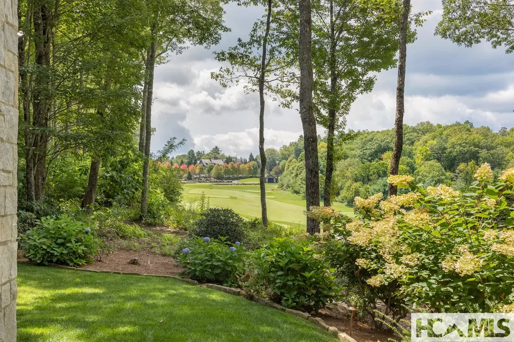 15 Cozy Cottage Lane Cashiers NC 28717