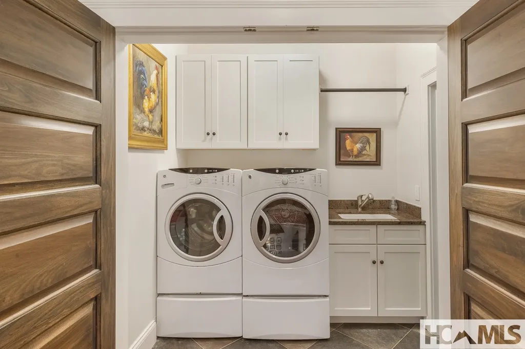 15 Cozy Cottage Lane Cashiers NC 28717