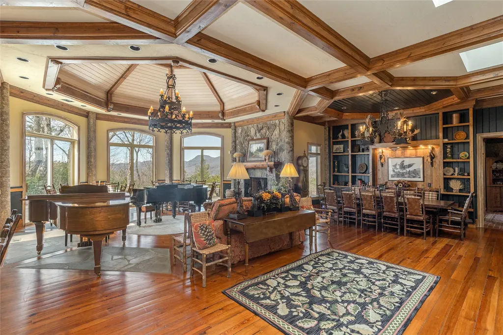 176 Round Top Mountain Crest Road Sapphire NC 28774