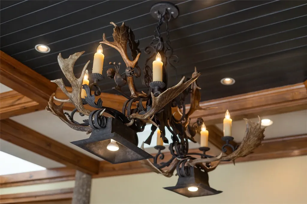 176 Round Top Mountain Crest Road Sapphire NC 28774