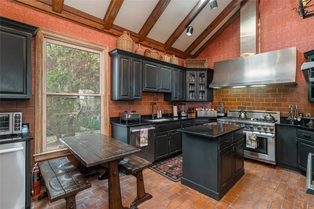 176 Round Top Mountain Crest Road Sapphire NC 28774