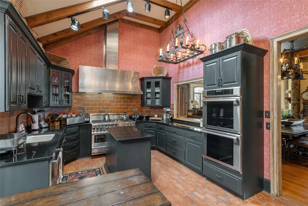 176 Round Top Mountain Crest Road Sapphire NC 28774