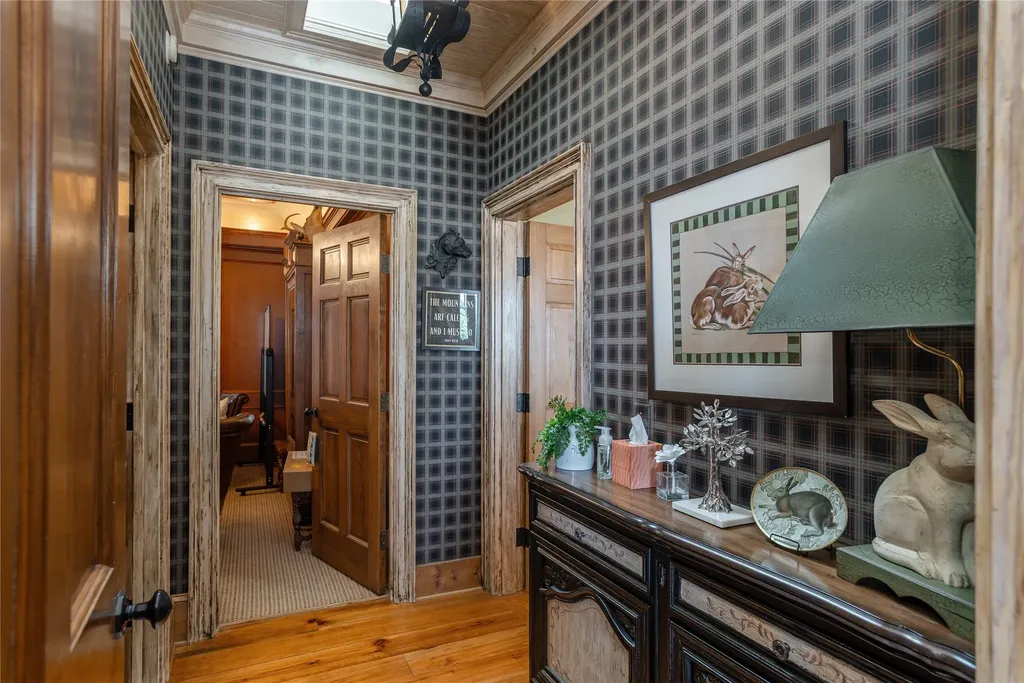 176 Round Top Mountain Crest Road Sapphire NC 28774