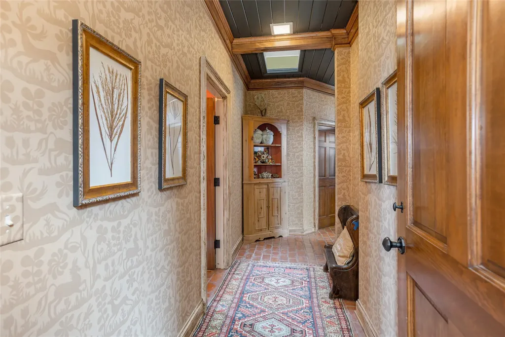 176 Round Top Mountain Crest Road Sapphire NC 28774