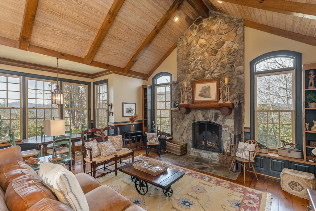 176 Round Top Mountain Crest Road Sapphire NC 28774