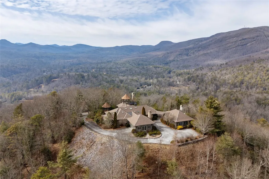 176 Round Top Mountain Crest Road Sapphire NC 28774