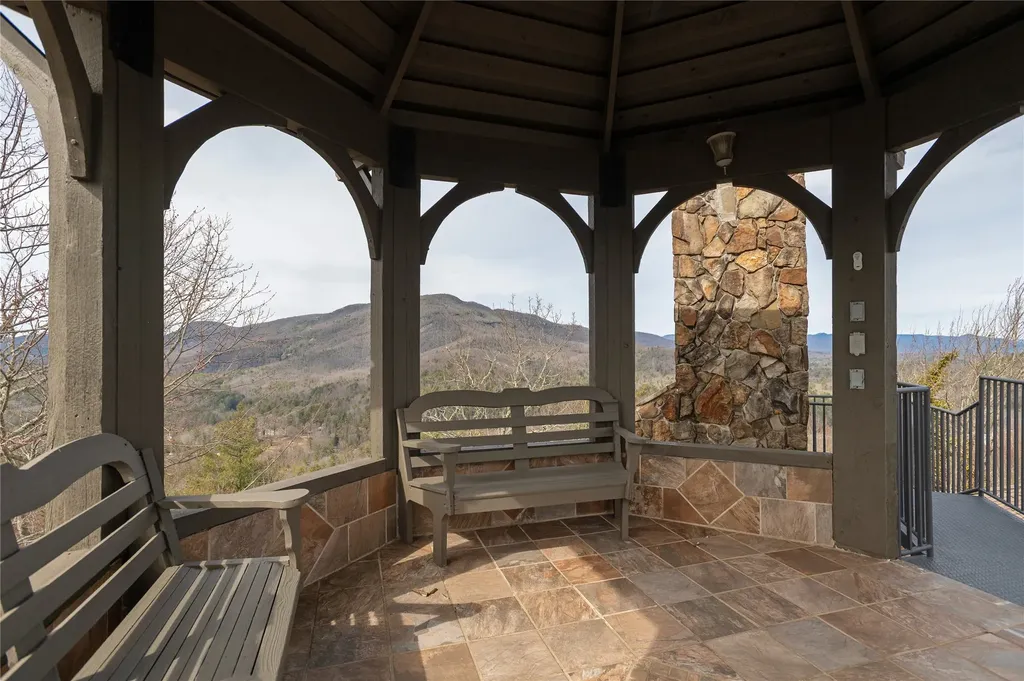 176 Round Top Mountain Crest Road Sapphire NC 28774