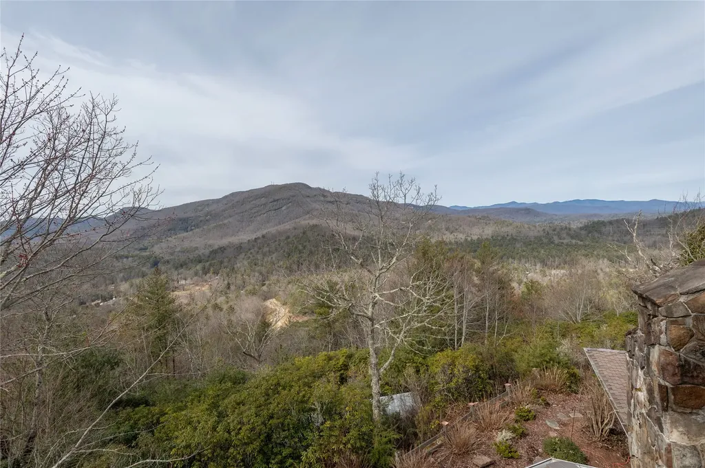 176 Round Top Mountain Crest Road Sapphire NC 28774