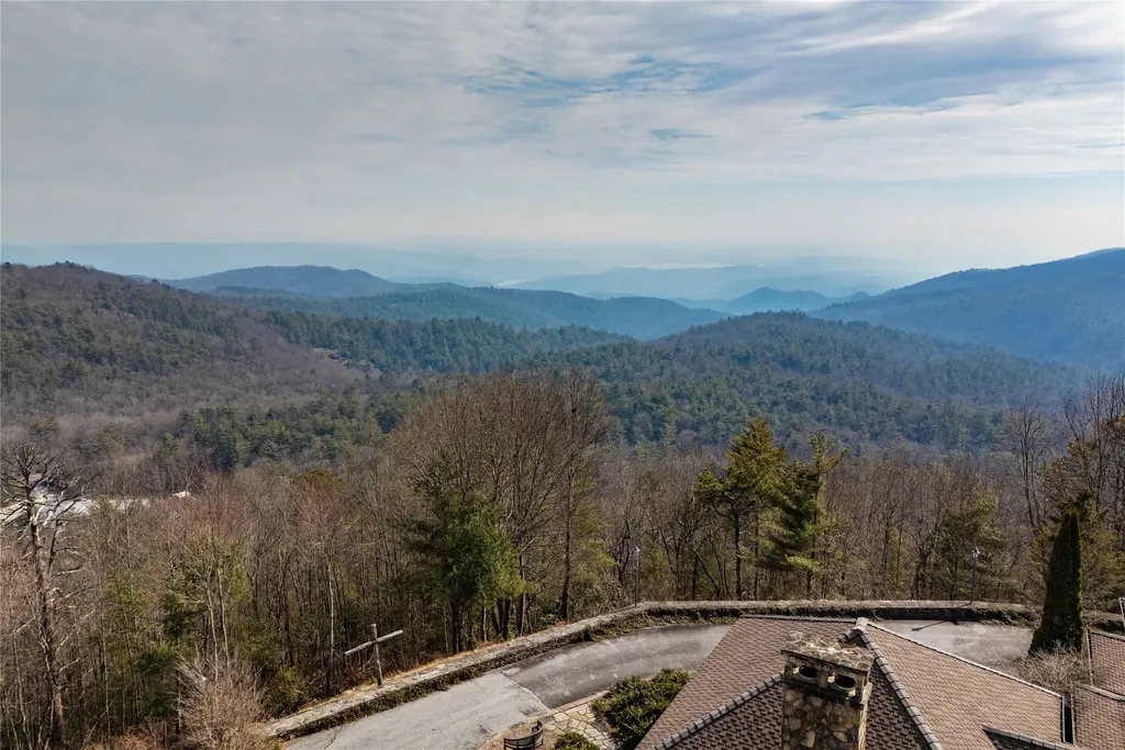 176 Round Top Mountain Crest Road Sapphire NC 28774