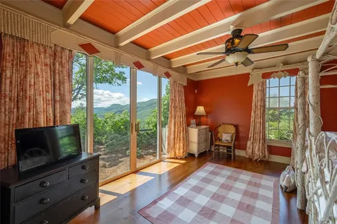 176 Round Top Mountain Crest Road Sapphire NC 28774
