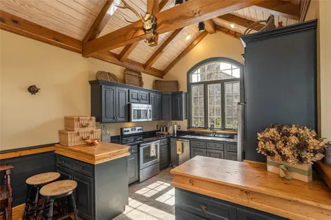 176 Round Top Mountain Crest Road Sapphire NC 28774