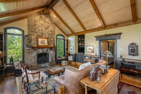176 Round Top Mountain Crest Road Sapphire NC 28774
