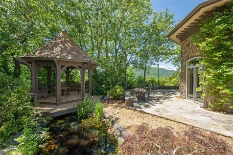 176 Round Top Mountain Crest Road Sapphire NC 28774