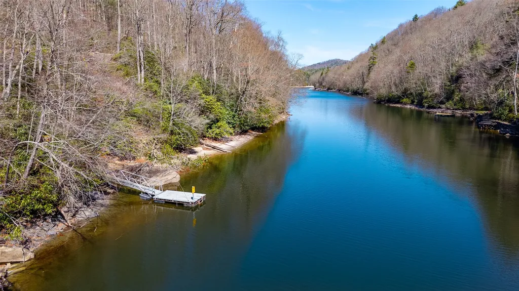 6 Norton Road Cashiers NC 28717