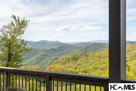 11 Milkweed Trail Glenville NC 28736