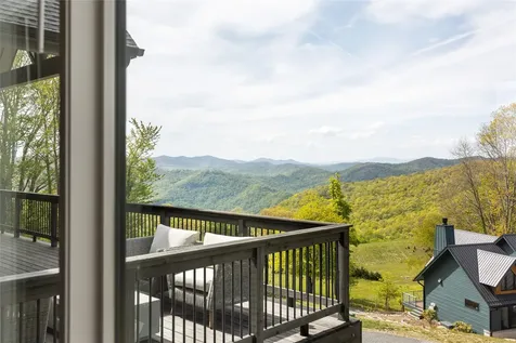 11 Milkweed Trail Glenville NC 28736